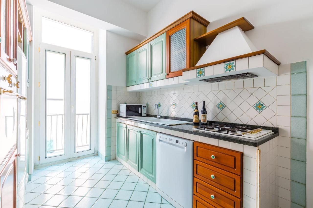 Grand Classic Apartment At San Martino By Napoliapartments Экстерьер фото