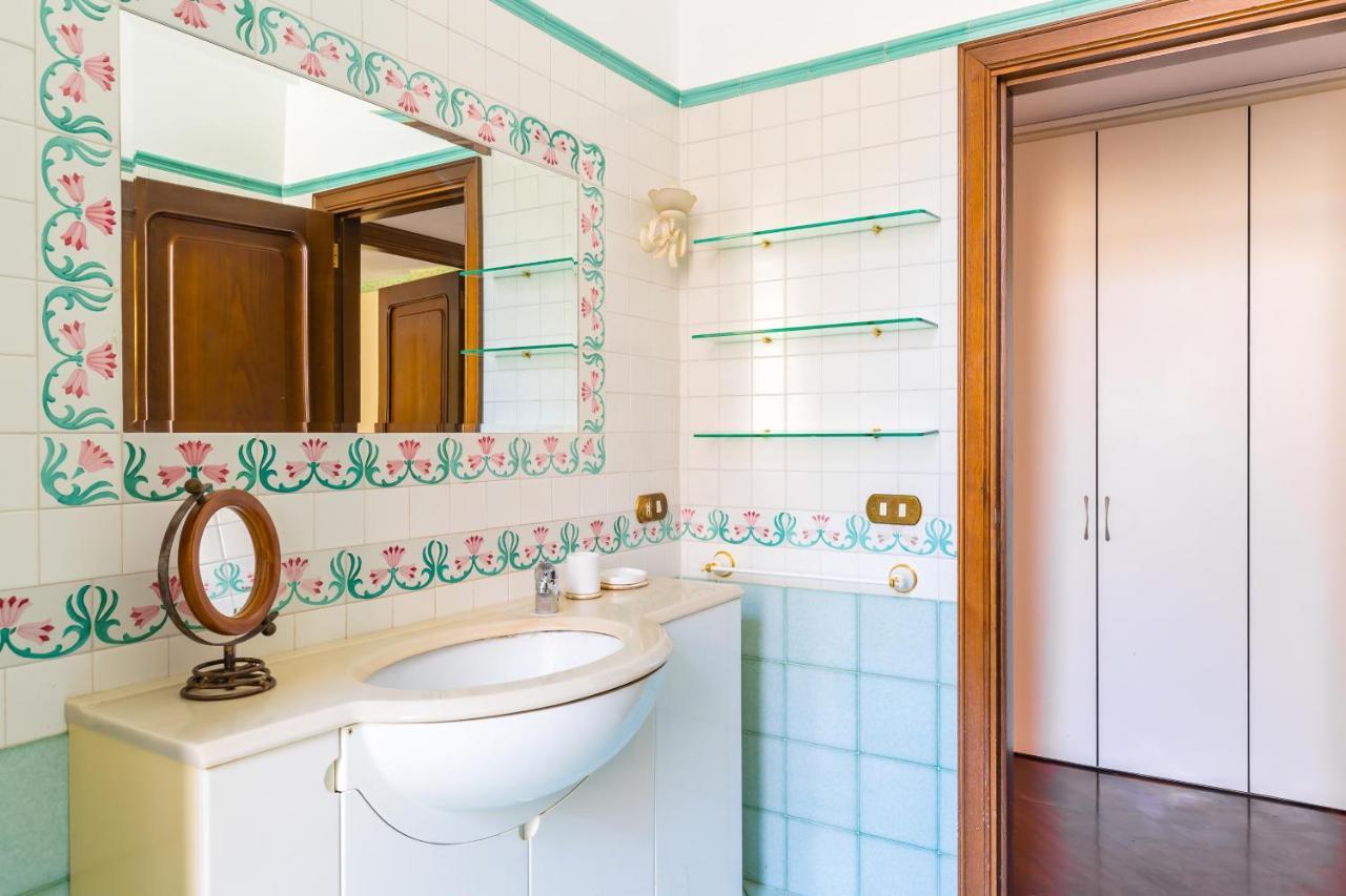 Grand Classic Apartment At San Martino By Napoliapartments Экстерьер фото