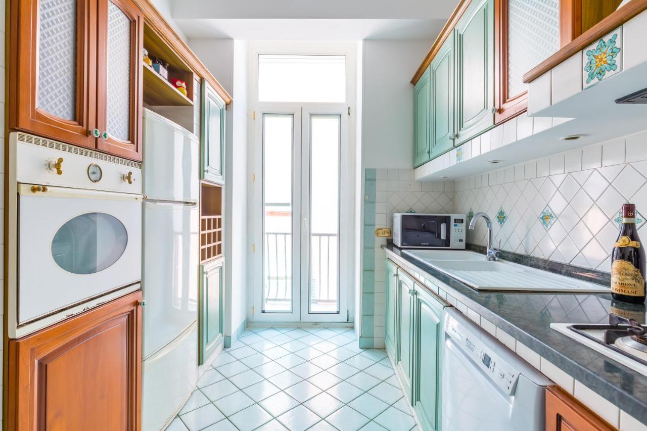 Grand Classic Apartment At San Martino By Napoliapartments Экстерьер фото